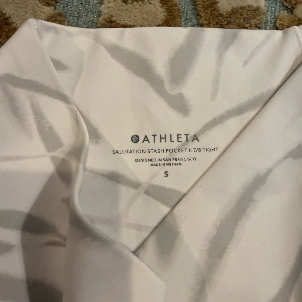 Athleta Cream and Gray Stash Pocket Tights - Picture 4 of 6